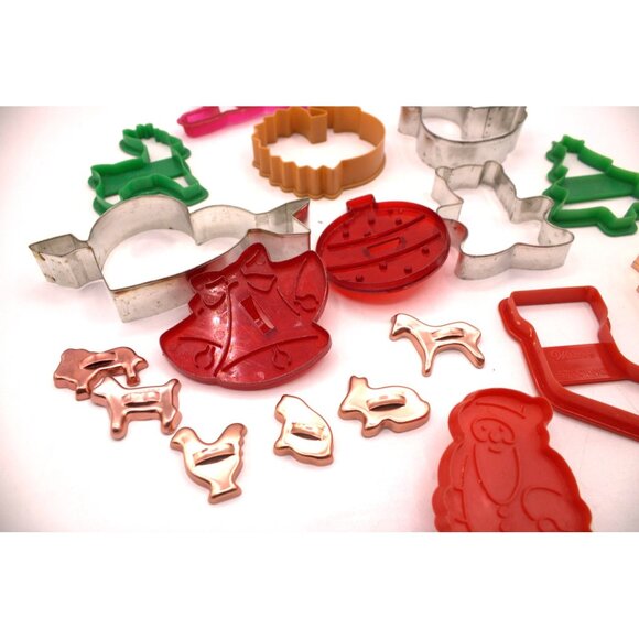 Holiday Baking Cookie Cutters Mixed Lot 19 Plastic Metal Copper Multiple Holiday - Picture 4 of 7